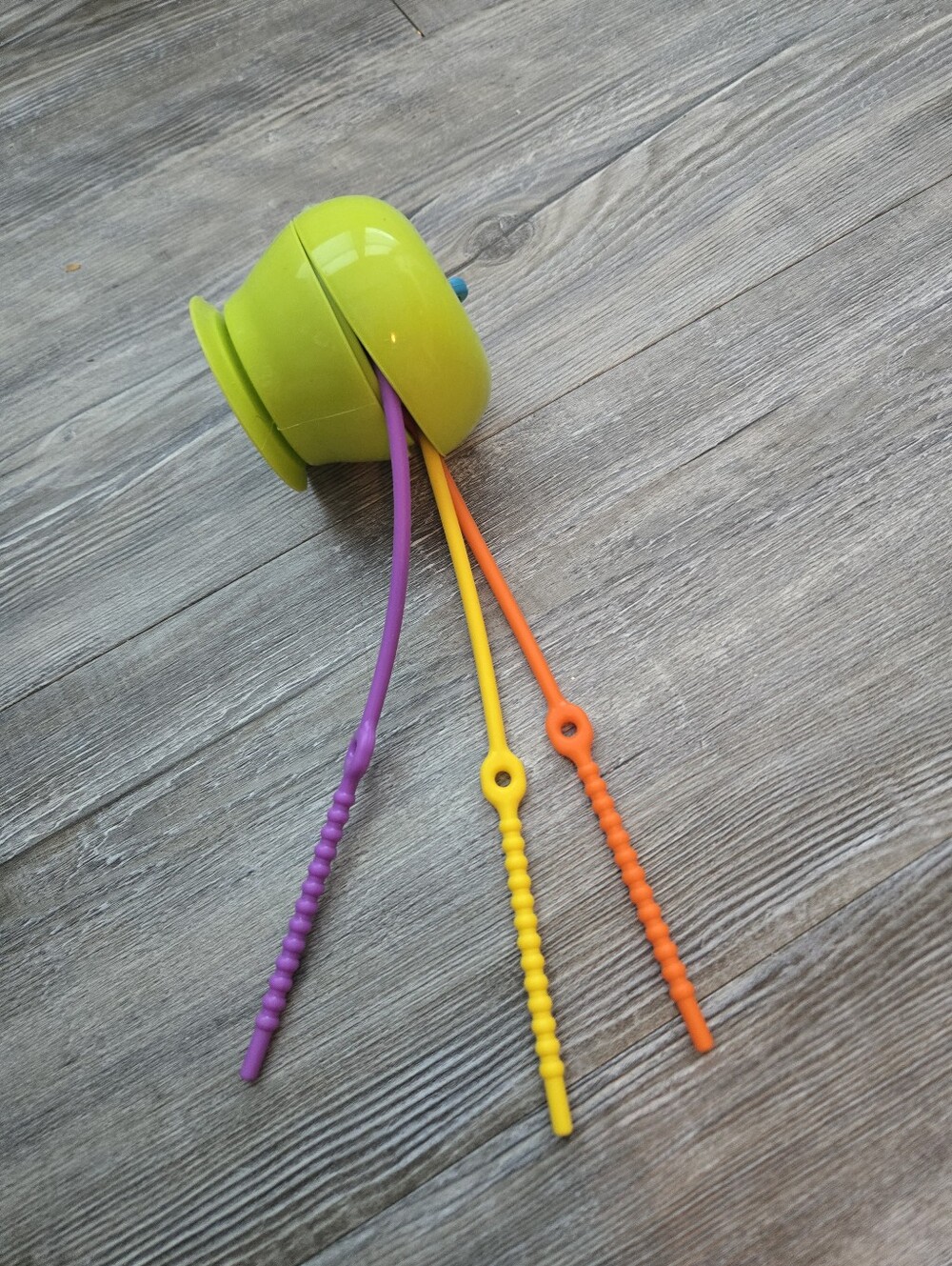 Kids Toy Suction Clip On Teethers To Prevent Falling On Ground